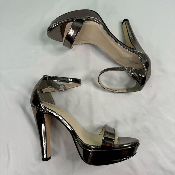 Touch Up Benjamin Walk Heel Size 9M Mary Silver Sandal Open Toe Metallic Formal - Picture 1 of 9